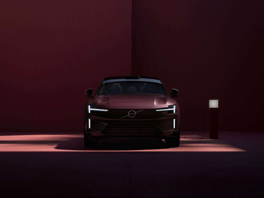 Volvo ES90 (V551) 2025: sähköisen liftbackin katsaus