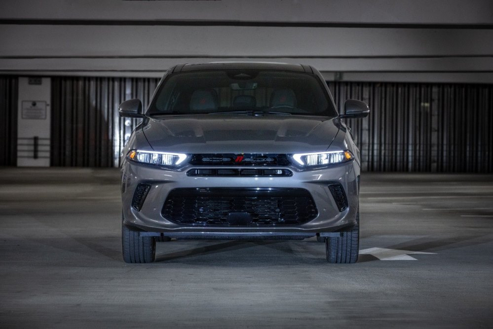 Dodge Hornet -koeajo: tekniset tiedot, varustelu, kuvat