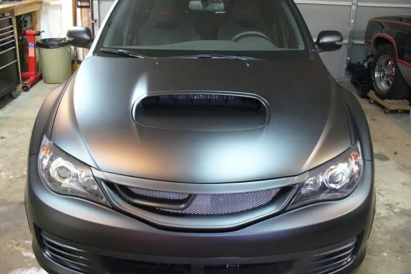 Kannattaako auto maalata uudelleen nestekumilla?