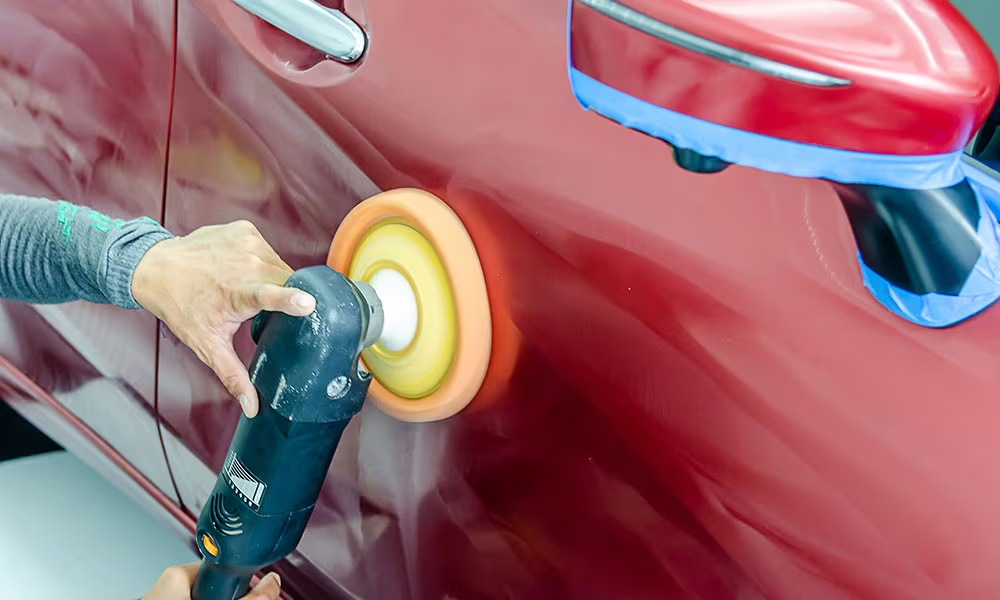 TOP-5 virhettä auton kiillotuksessa itse: näin et pilaa lakkaa yhdessä päivässä
