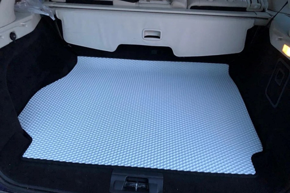 Näin valitset autoon täydellisen tavaratilan maton