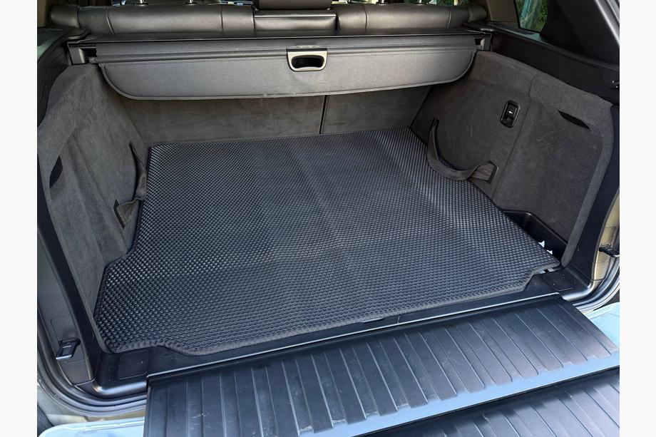 BMW X5 E70 2007–2013 Kumimatto tavaratilaan Carsuit (musta) Image