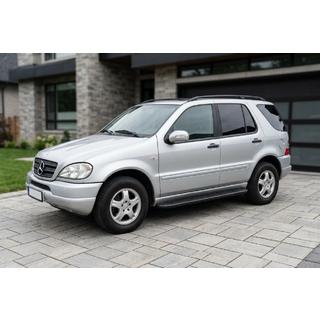 Sivuporrast Bosphorus Black (2 kpl, alumiini) Mercedes ML W163 1997–2005 kuva 1