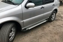 Mercedes ML W163 1997–2005 Allmond Grey -sivuporrassarja (2 kpl, alumiini) kuva 7