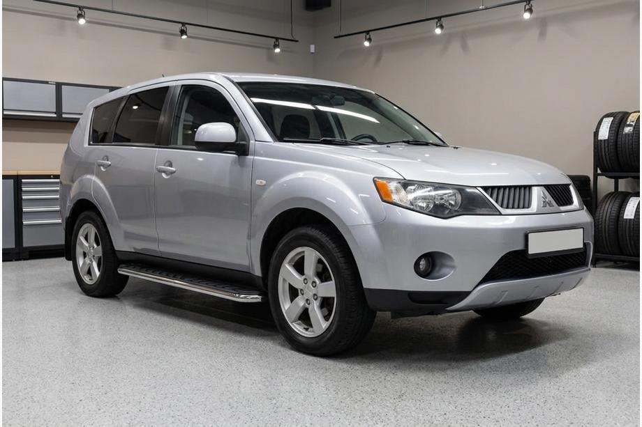 Mitsubishi Outlander 2006–2012 Maydos V1 sivuportaat (2 kpl, alumiini ↗ ruostumaton teräs) Image