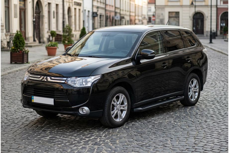 Mitsubishi Outlander 2012–2021 Allmond Black sivuportaat (2 kpl, alumiini) Image