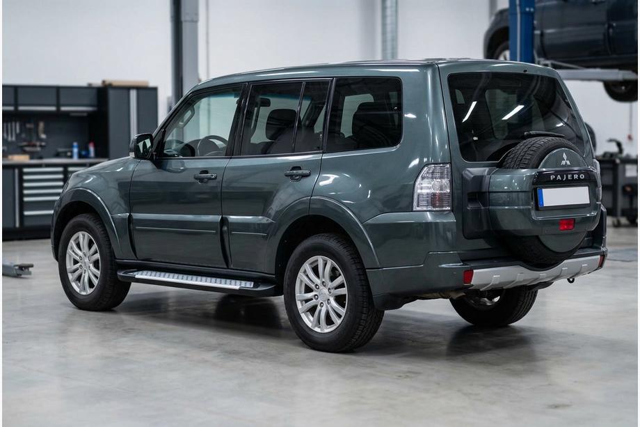 Mitsubishi Pajero Wagon IV 2006–2021 X5-tyyppiset sivuportaat (2 kpl, alumiini) Image