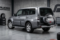 Mitsubishi Pajero Wagon IV 2006–2021 Maydos V1 sivuportaat (2 kpl, alumiini ↗ ruostumaton teräs) kuva 1
