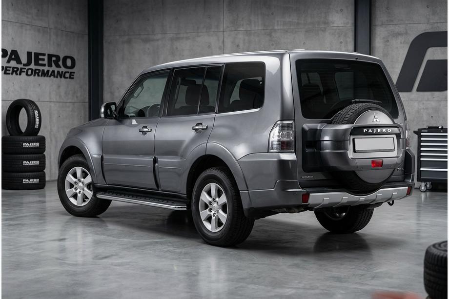 Mitsubishi Pajero Wagon IV 2006–2021 Maydos V1 sivuportaat (2 kpl, alumiini ↗ ruostumaton teräs) Image