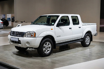 Nissan NP300 1999–2015 Allmond Black sivuportaat (2 kpl, alumiini) kuva 1