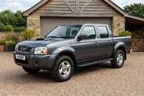 Nissan NP300 1999–2015 Sivuporrast Bosphorus Black (2 kpl, alumiini) kuva 1