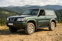 Nissan Patrol Y61 1997–2011 Allmond Black sivuportaat (2 kpl, alumiini) kuva 1