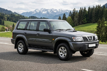 Nissan Patrol Y61 1997–2011 Sivuporrast Bosphorus Black (2 kpl, alumiini) kuva 1