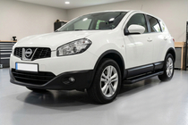 Nissan Qashqai 2010–2014 Allmond Black sivuportaat (2 kpl, alumiini) kuva 1