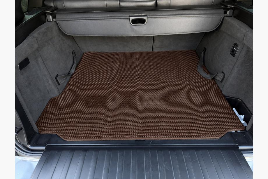 BMW X5 E70 2007–2013 Kumimatto tavaratilaan Carsuit (Ruskea) Image