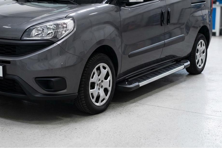 Opel Combo 2012–2018 RedLine V1 sivuportaat (2 kpl, alumiini) Image