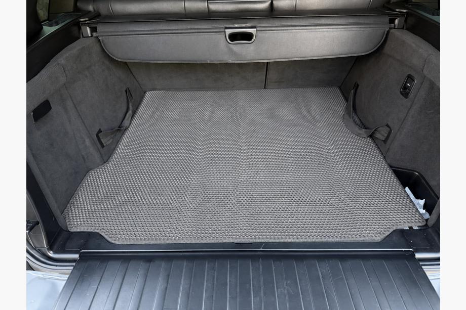 BMW X5 E70 2007–2013 Kuminen tavaratilan matto Carsuit (Harmaa) Image