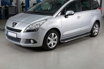 Peugeot 5008 2009–2016 Maydos V1 sivuportaat (2 kpl, alumiini ↗ ruostumaton teräs) kuva 1