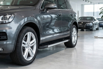 Porsche Cayenne 2003–2010 RedLine V1 sivuportaat (2 kpl, alumiini) kuva 1