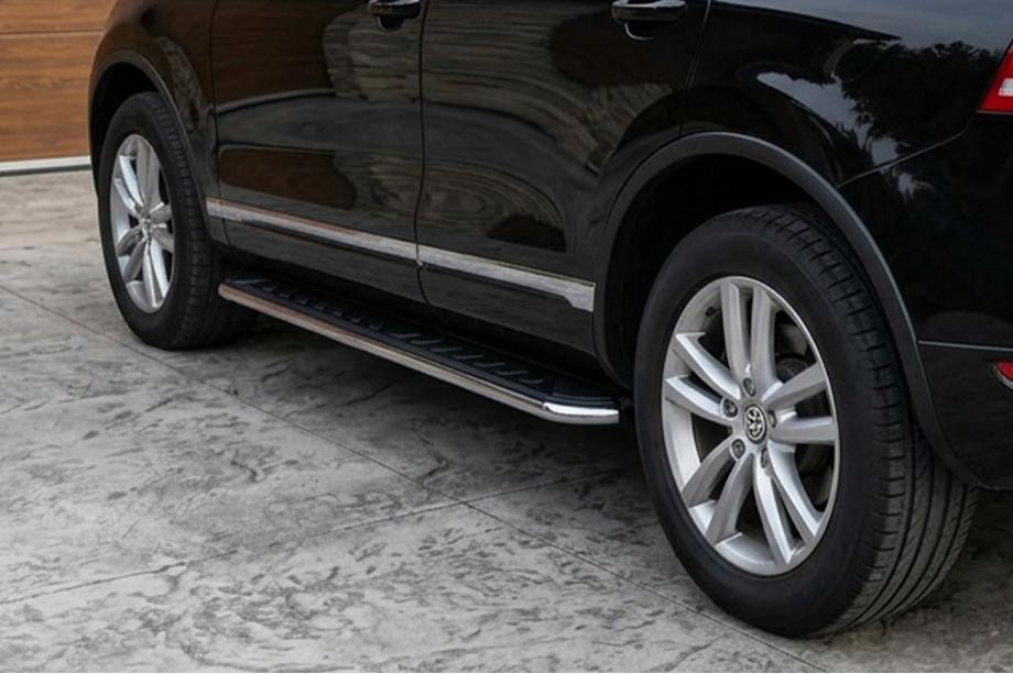 Porsche Cayenne 2003–2010 Maydos V1 sivuportaat (2 kpl, alumiini ↗ ruostumaton teräs) Image