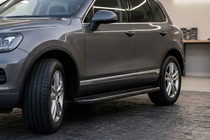 Porsche Cayenne 2003–2010 Sivuporrast Bosphorus Black (2 kpl, alumiini) kuva 1