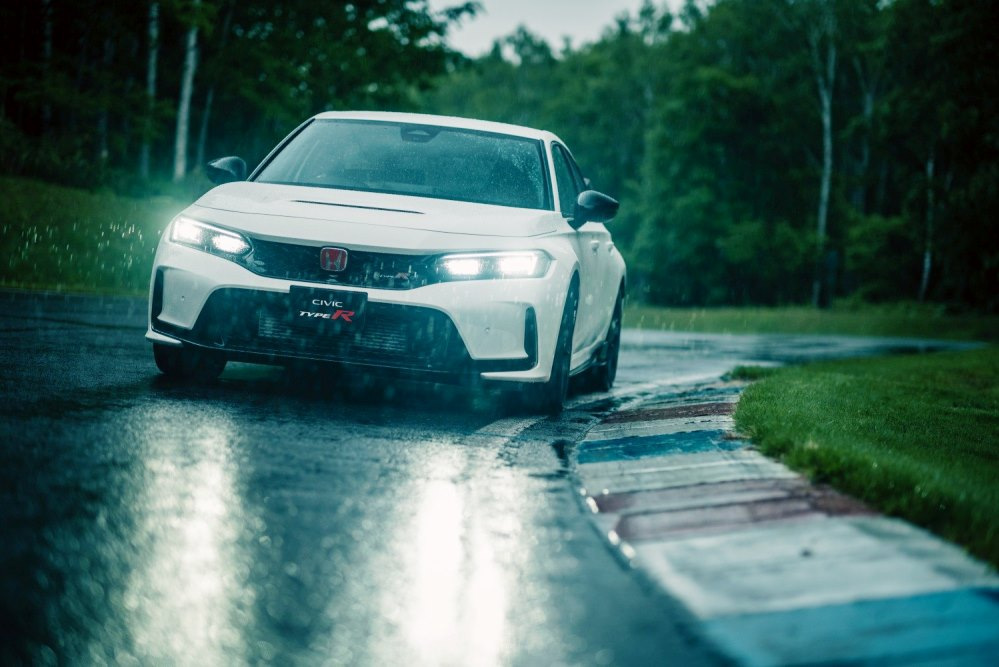 Honda Civic Type R (FL5) -koeajo