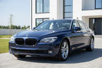 BMW 7-sarja F01/F02 2008–2015 Munuaissäleiköt M-Look (kiiltävän musta) kuva 1