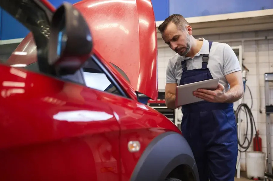 Mitä käytetyssä autossa kannattaa vaihtaa heti oston jälkeen?