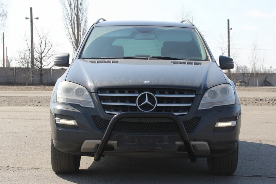 Mercedes ML W164 2005–2011 Eturauta WT006 Black (ruostumaton teräs) Image