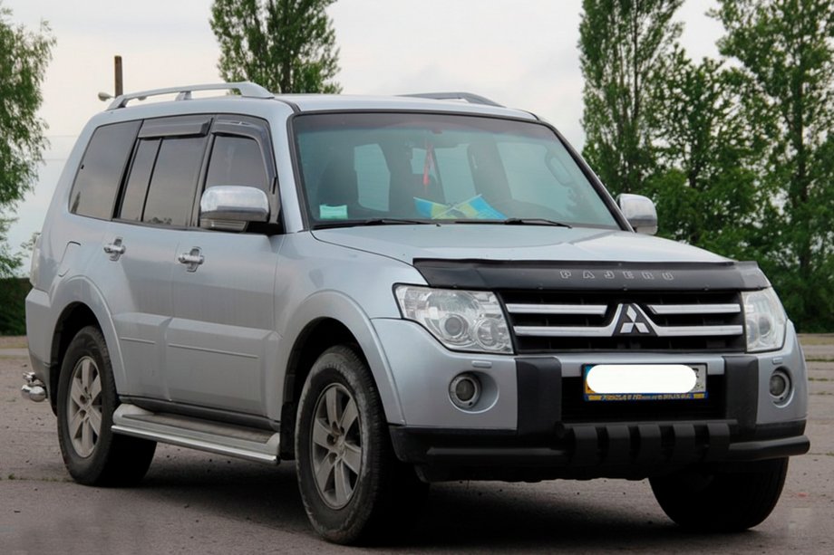 Mitsubishi Pajero Wagon IV 2006–2021 Keulaputki ST015-13 Black (ruostumaton teräs) Image