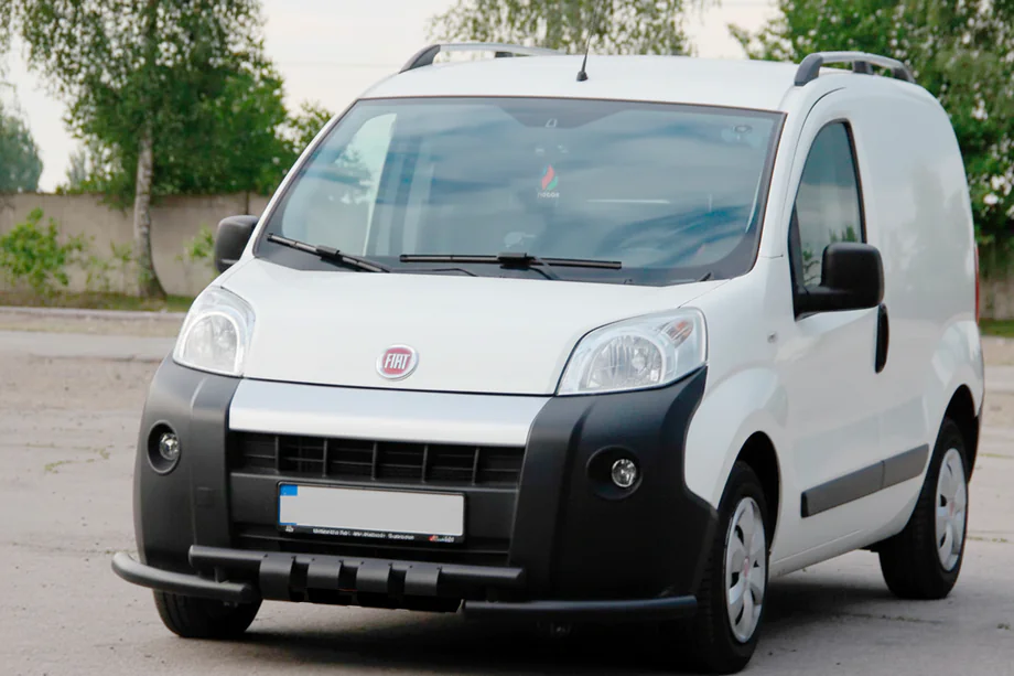 Fiat Fiorino/Qubo 2008–2024 Keulaputki Shark Black (ruostumaton teräs) Image