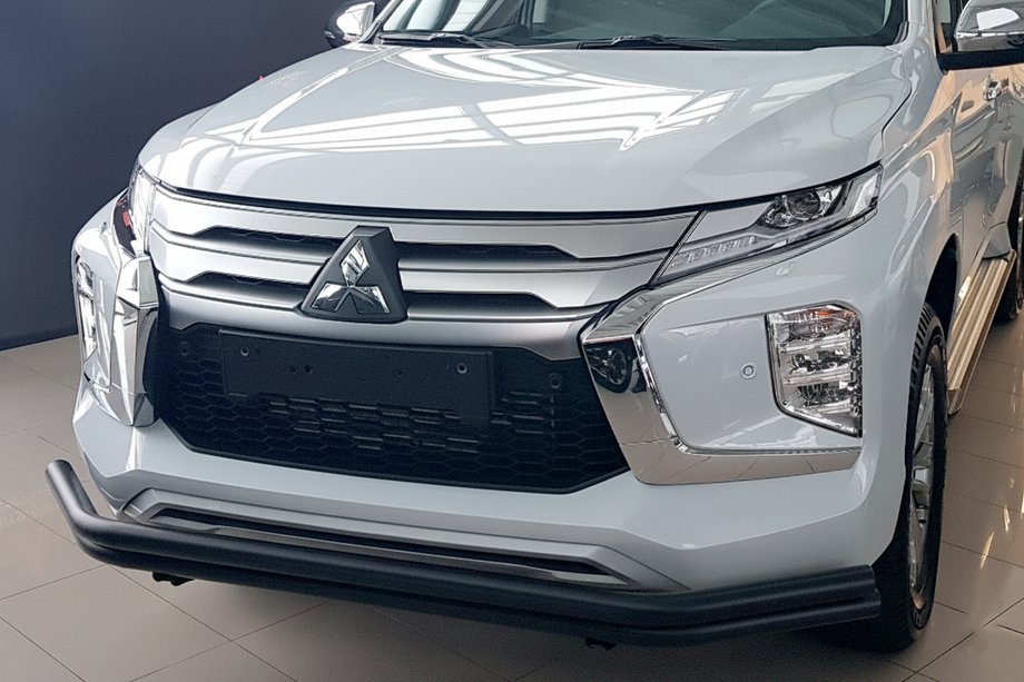 Mitsubishi Pajero Sport 2015– Keulaputki F3-60 Black (2020+, ruostumaton teräs) Image