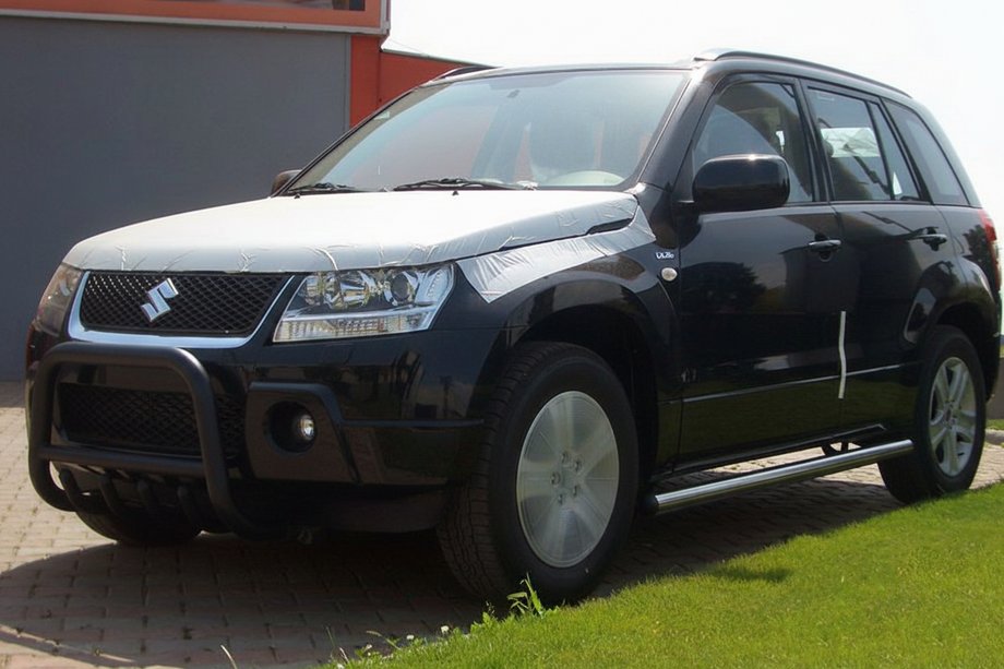 Suzuki Grand Vitara 2005–2017 Karjapuskuri QT006 Black (ruostumaton teräs) Image