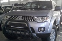 Mitsubishi Pajero Sport 2008–2015 Etusuoja WT002 Black (ruostumaton teräs) kuva 3