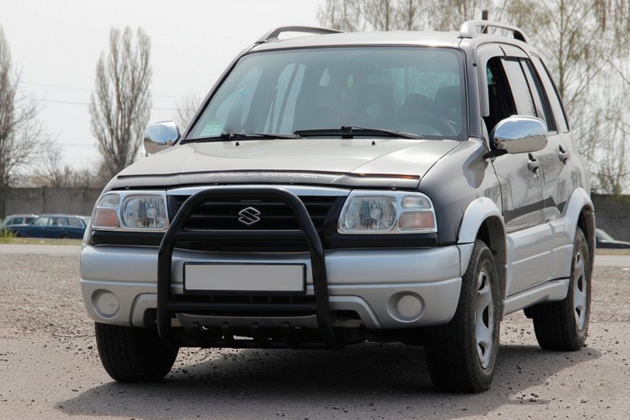Suzuki Vitara 1998–2006 Puskurirauta QT007 Black (ruostumaton teräs) Image