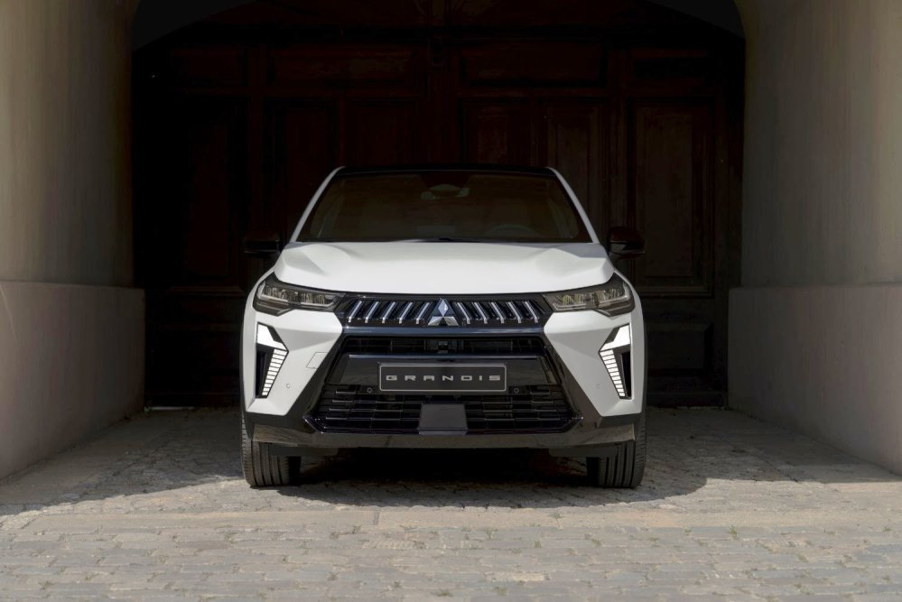 Mitsubishi Grandis 2025 -koeajo: Malli palaa crossoverina