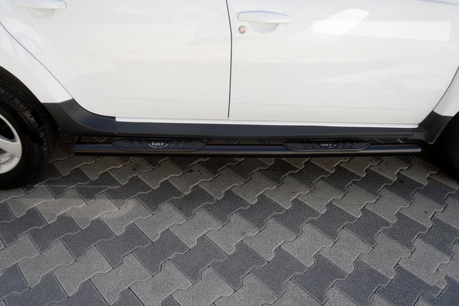 Renault Duster 2008–2017 Sivutuubit inserteillä Black (2 kpl, ruostumaton teräs) Image