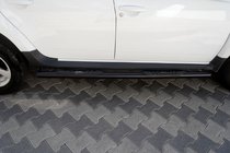 Dacia Duster 2008–2018 Sivutuputket insertillä Black (2 kpl, ruostumaton teräs) kuva 1