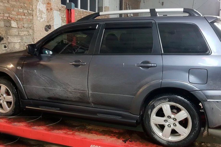 Mitsubishi Outlander 2001–2006 Sivuputket Black (2 kpl, ruostumaton teräs) Image