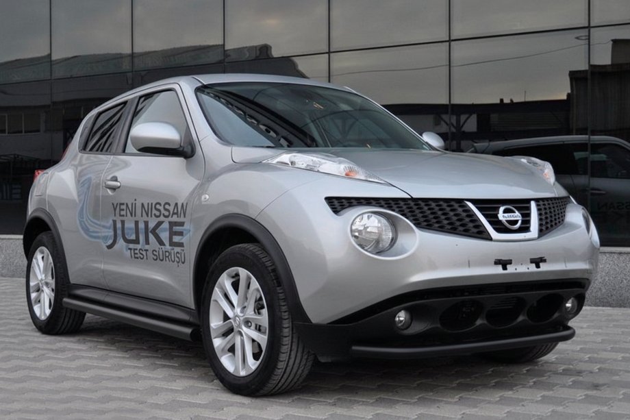 Nissan Juke 2010–2019 Sivuputket Ø60 Black (2 kpl, ruostumaton teräs) Image
