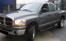 Dodge RAM (DR/DH/D1/DC/DM) 2002–2009 Kulmikkaat sivuputket Black (2 kpl, ruostumaton teräs) kuva 1