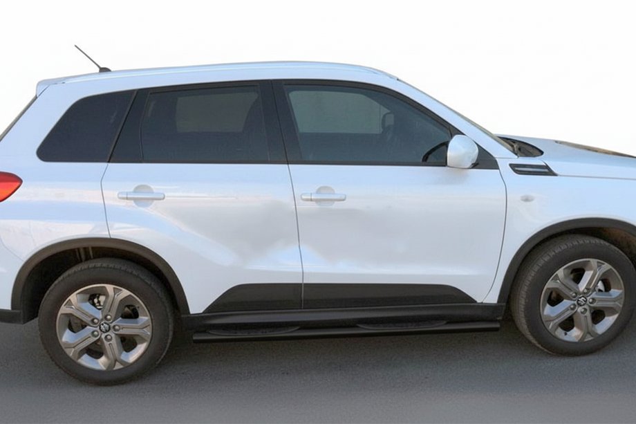 Suzuki Vitara 2015– Sivuputket Black (2 kpl, ruostumaton teräs) Image