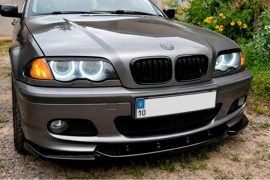 BMW 3-sarja E46 1998–2006 DPT V-2 etulippa (M-Sport 2003-2006, kiiltävä musta) Kuva 1