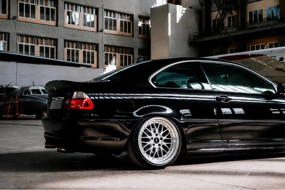 BMW 3-sarja E46 1998–2006 CSL-Style V3 -spoileri (SD, kiiltävä musta) Kuva 7