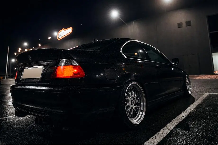 BMW 3-sarja E46 1998–2006 CSL-Style V3 -spoileri (SD, kiiltävä musta) Kuva 6