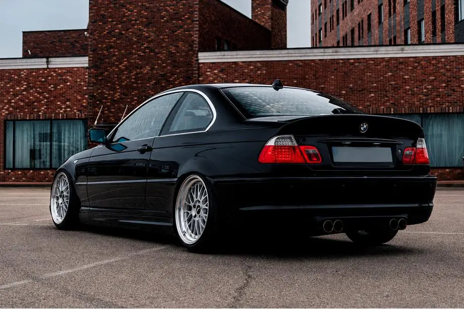 BMW 3-sarja E46 1998–2006 CSL-Style V3 -spoileri (SD, kiiltävä musta) Kuva 2