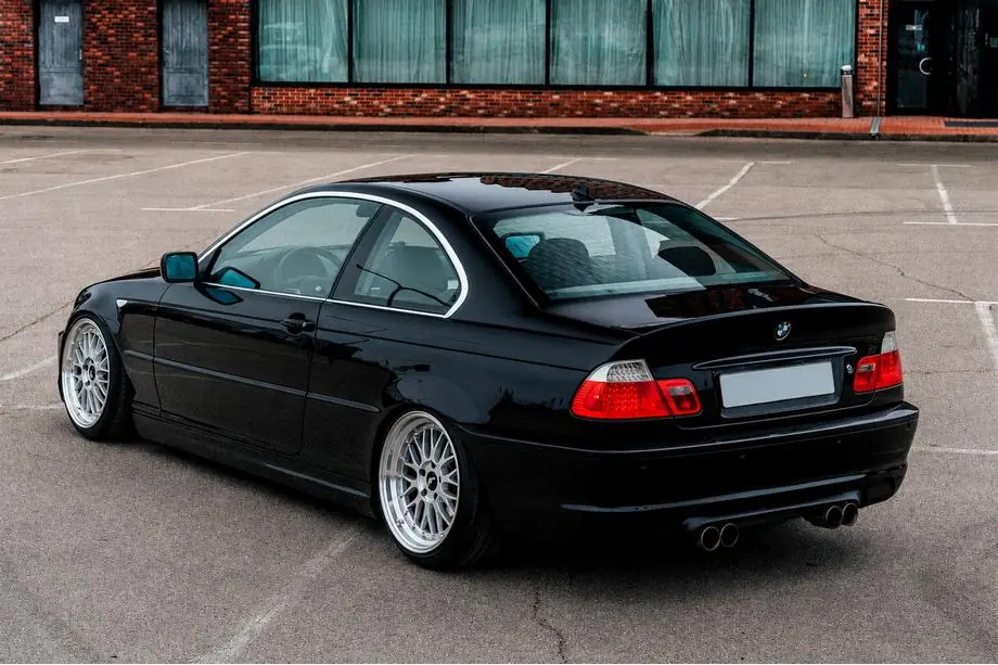 BMW 3-sarja E46 1998–2006 CSL-Style V3 -spoileri (SD, kiiltävä musta) Kuva 3