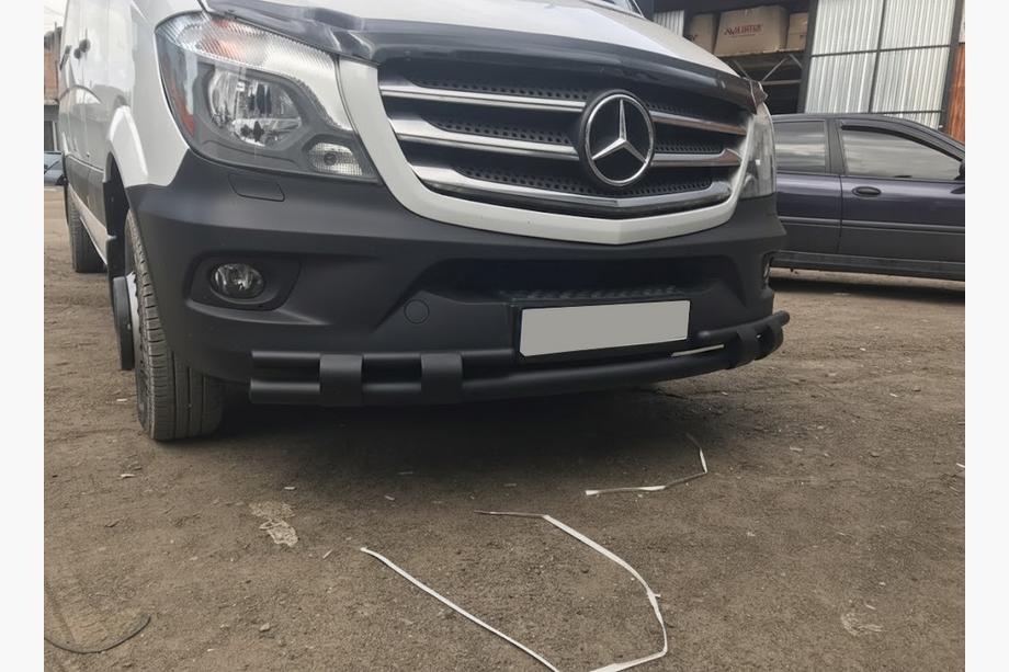 Mercedes Sprinter W906 2006–2018 Etummainen alasuojakaari Shark Black (ruostumaton teräs) Image