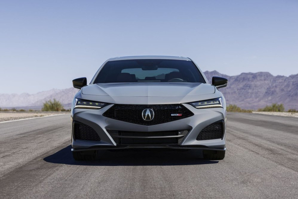 Acura TLX Type S (facelift 2023) - koeajo: urheilullinen premium-sedan turbo-V6:lla