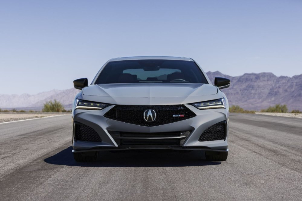 Acura TLX Type S (facelift 2023) - koeajo: urheilullinen premium-sedan turbo-V6:lla
